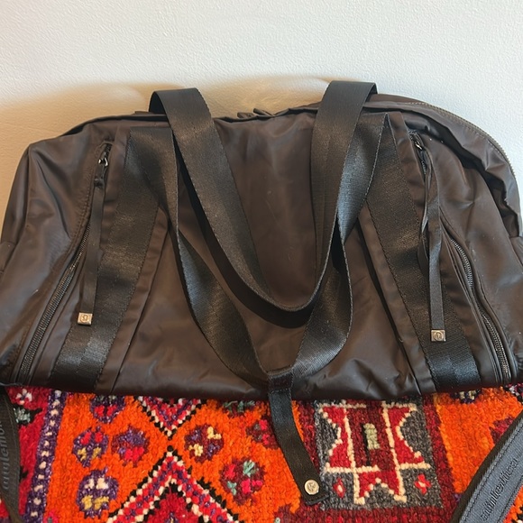 Rare Lululemon workout, yoga or travel bag. - Picture 13 of 13